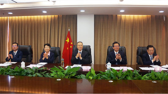 中國僑聯(lián)舉辦“僑連五洲·云聚中秋”海外僑領(lǐng)代表視頻會(huì) 萬立駿等出席