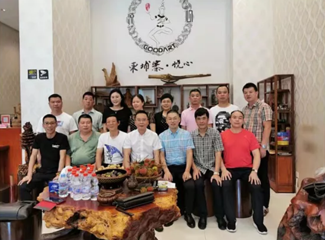 臺(tái)州市僑商會(huì)領(lǐng)導(dǎo)赴柬埔寨考察會(huì)員企業(yè)