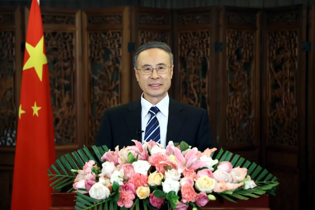 中國僑聯(lián)主席萬立駿向全球華僑華人拜年：踔厲奮發(fā)新征程，團(tuán)結(jié)一心向未來