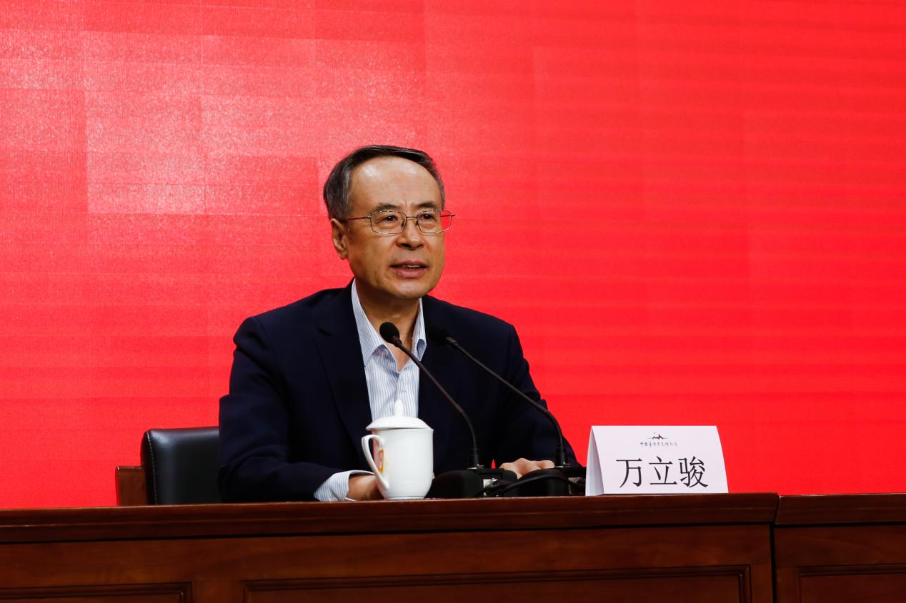 萬立駿為中國(guó)僑聯(lián)學(xué)習(xí)貫徹黨的二十大精神培訓(xùn)班學(xué)員作專題輔導(dǎo)報(bào)告