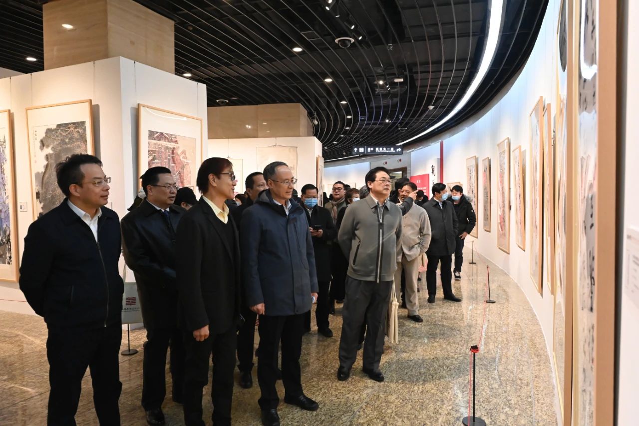 萬立駿出席親情中華·第四屆世界華僑華人美術(shù)書法展