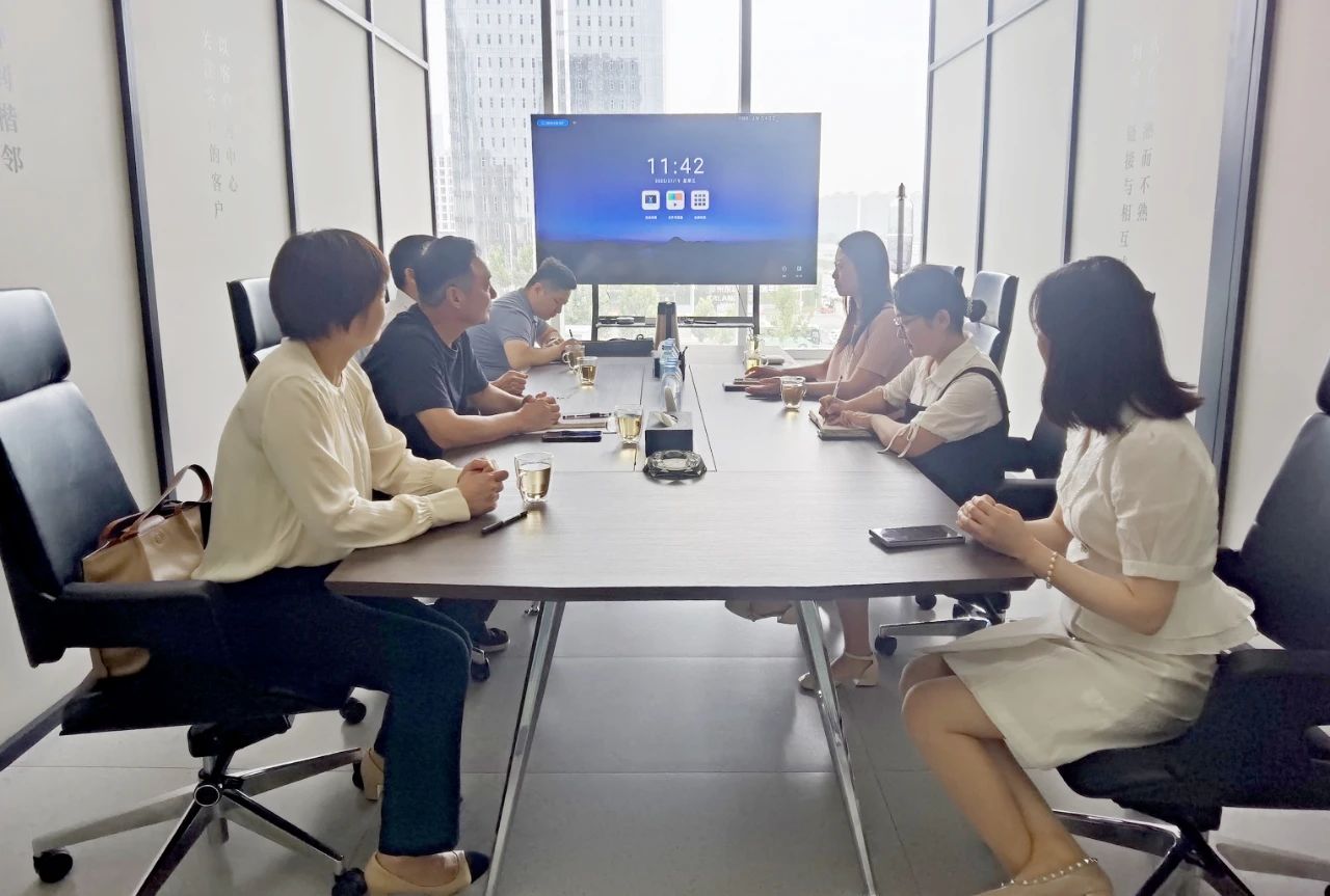 濮陽市僑聯(lián)黨組書記、主席趙成瑞一行蒞臨我會(huì)座談參觀
