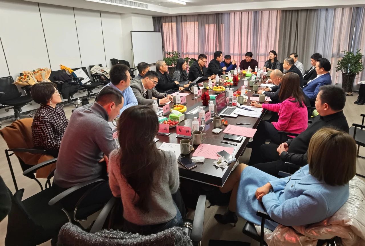 河南省僑商會(huì)召開2023年度第四次會(huì)長(zhǎng)會(huì)議暨換屆籌備工作第二次小組會(huì)議，并參觀考察新入會(huì)副會(huì)長(zhǎng)企業(yè)