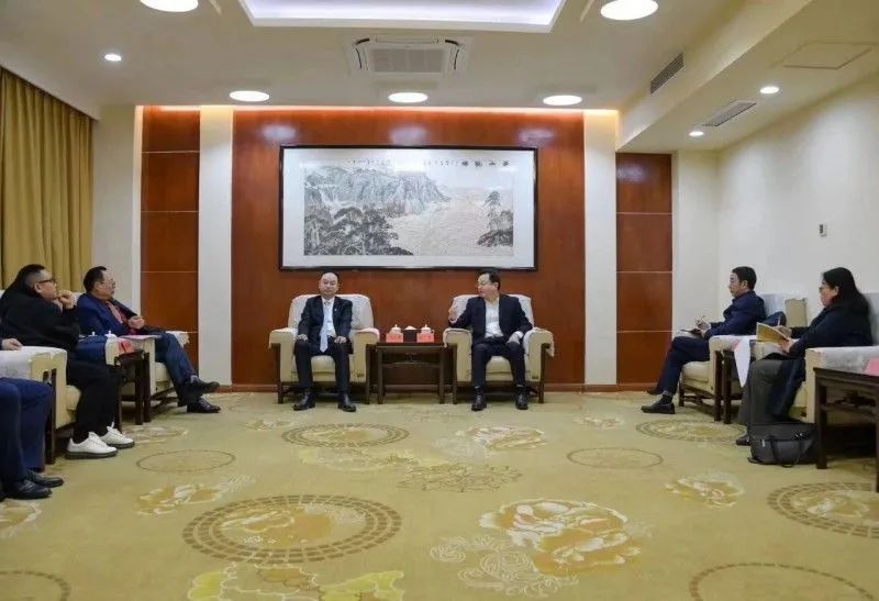 【團體會員】鄂州市委書記孫兵會見中國僑商會副會長、洛陽市僑商會會長鄺遠平等僑商企業(yè)家代表