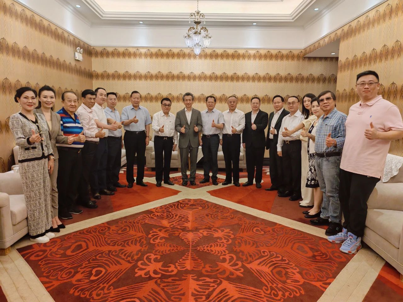 泰國工商總會經貿考察團應邀來豫，省僑商會領導全程陪同并積極加強兩會友好關系