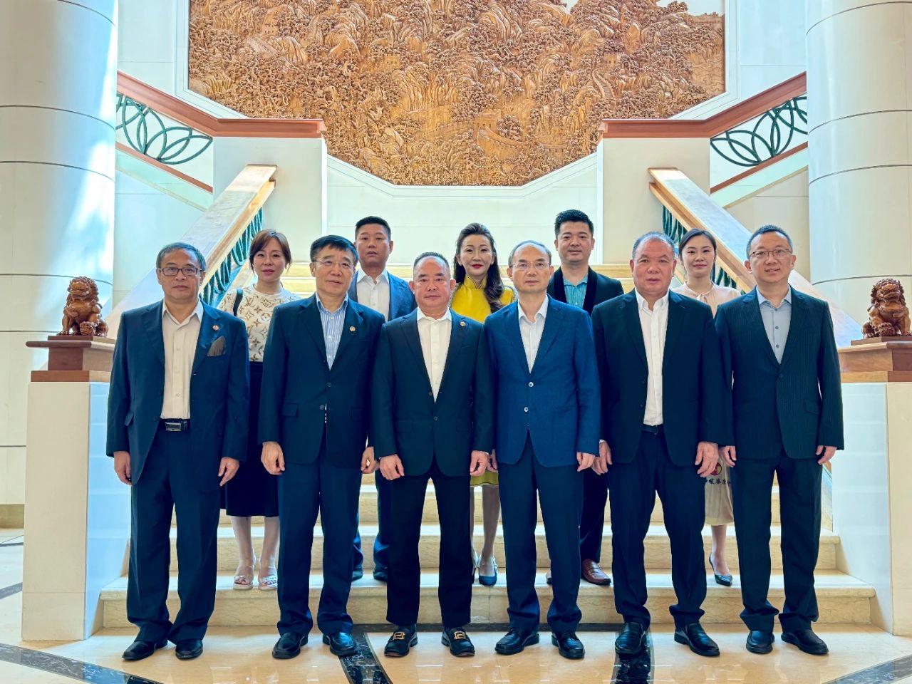 【名譽(yù)會長】華源會會長王泉成拜訪中華人民共和國駐新加坡共和國特命全權(quán)大使曹忠明先生