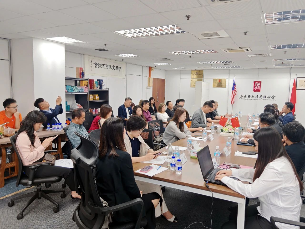 省僑商會一行出訪馬來西亞，組織“中原僑商海外行·馬來西亞站”活動