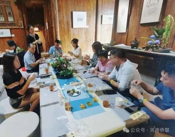 濃濃中秋情 巧手做月餅——河南省僑聯開展“我們的節(jié)日·中秋”主題活動