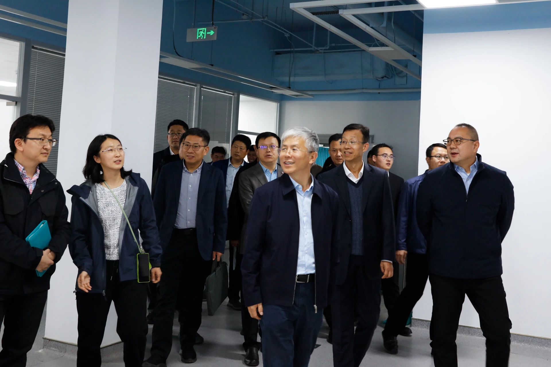 【名譽(yù)會長】省僑商會名譽(yù)會長、德邁國際董事長施乾平陪同李術(shù)才院士調(diào)研考察