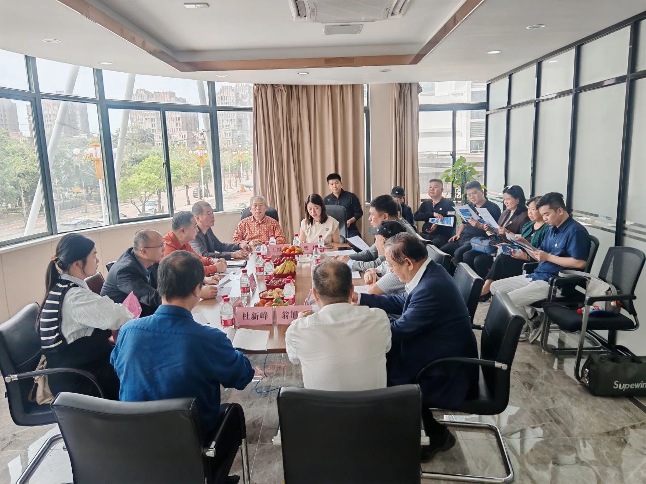 河南省僑商會(huì)一行走進(jìn)萬(wàn)寧市僑聯(lián)座談交流，并考察優(yōu)質(zhì)項(xiàng)目