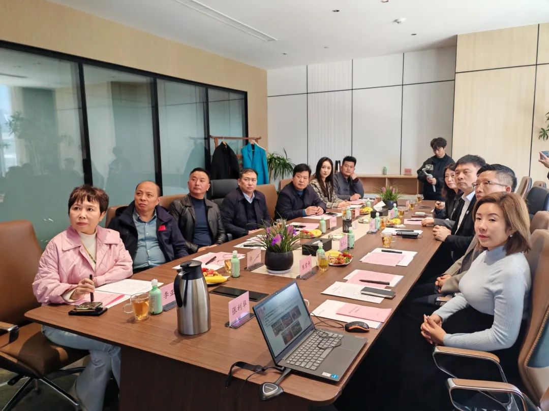 漯河市僑聯(lián)黨組書記、主席甘信奎攜市僑商會一行到訪河南省僑商聯(lián)合會座談交流