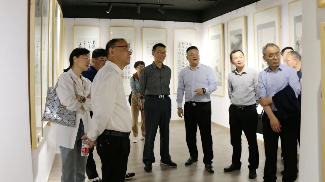 【名譽(yù)會長】浙江省人大調(diào)研組蒞臨華信，走訪慰問華信集團(tuán)董事總裁徐旭昶，共話“醫(yī)養(yǎng)結(jié)合”新未來