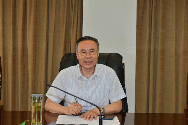 萬(wàn)立駿出席新任職干部集體談話會(huì)并講話