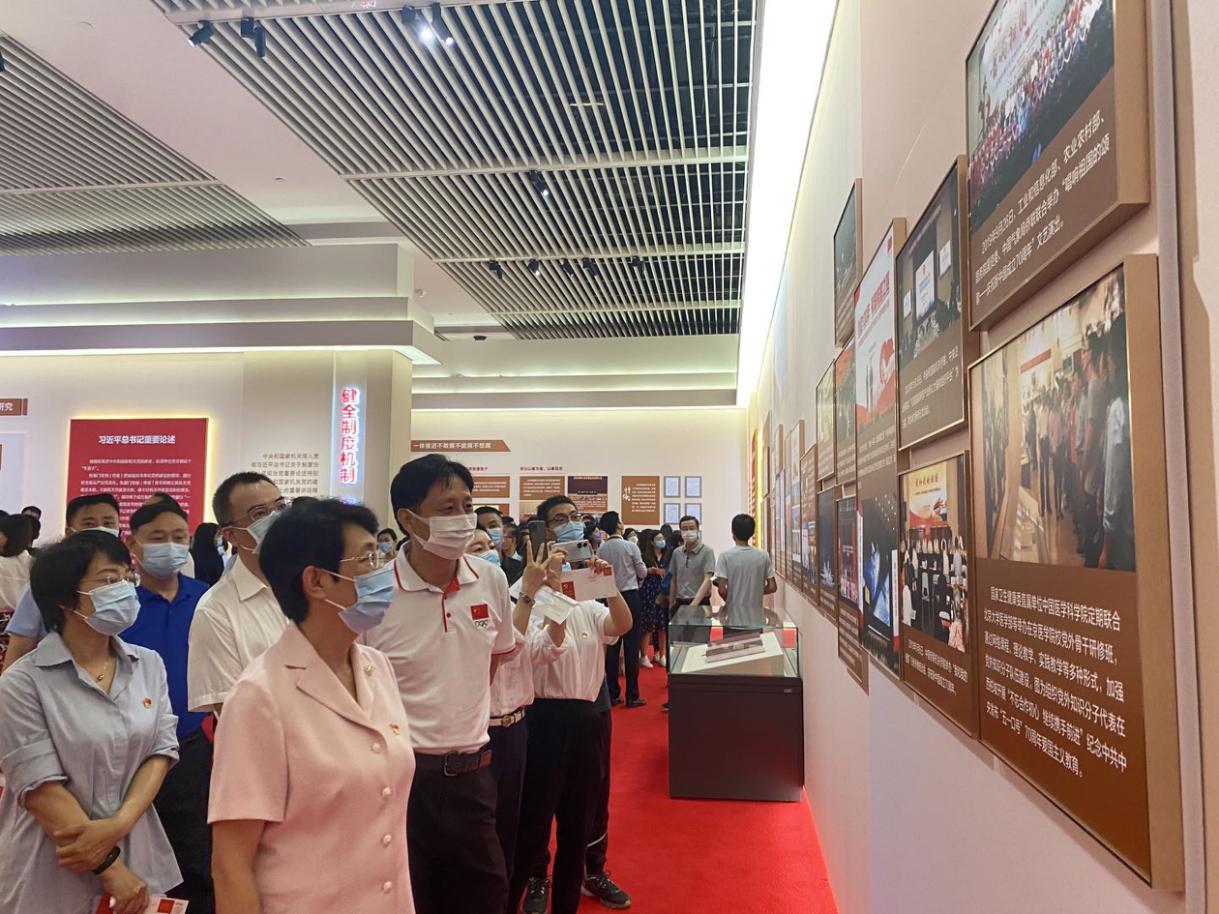 隋軍參加辦公廳黨支部、機(jī)關(guān)服務(wù)中心黨支部黨史學(xué)習(xí)教育主題黨日活動(dòng)