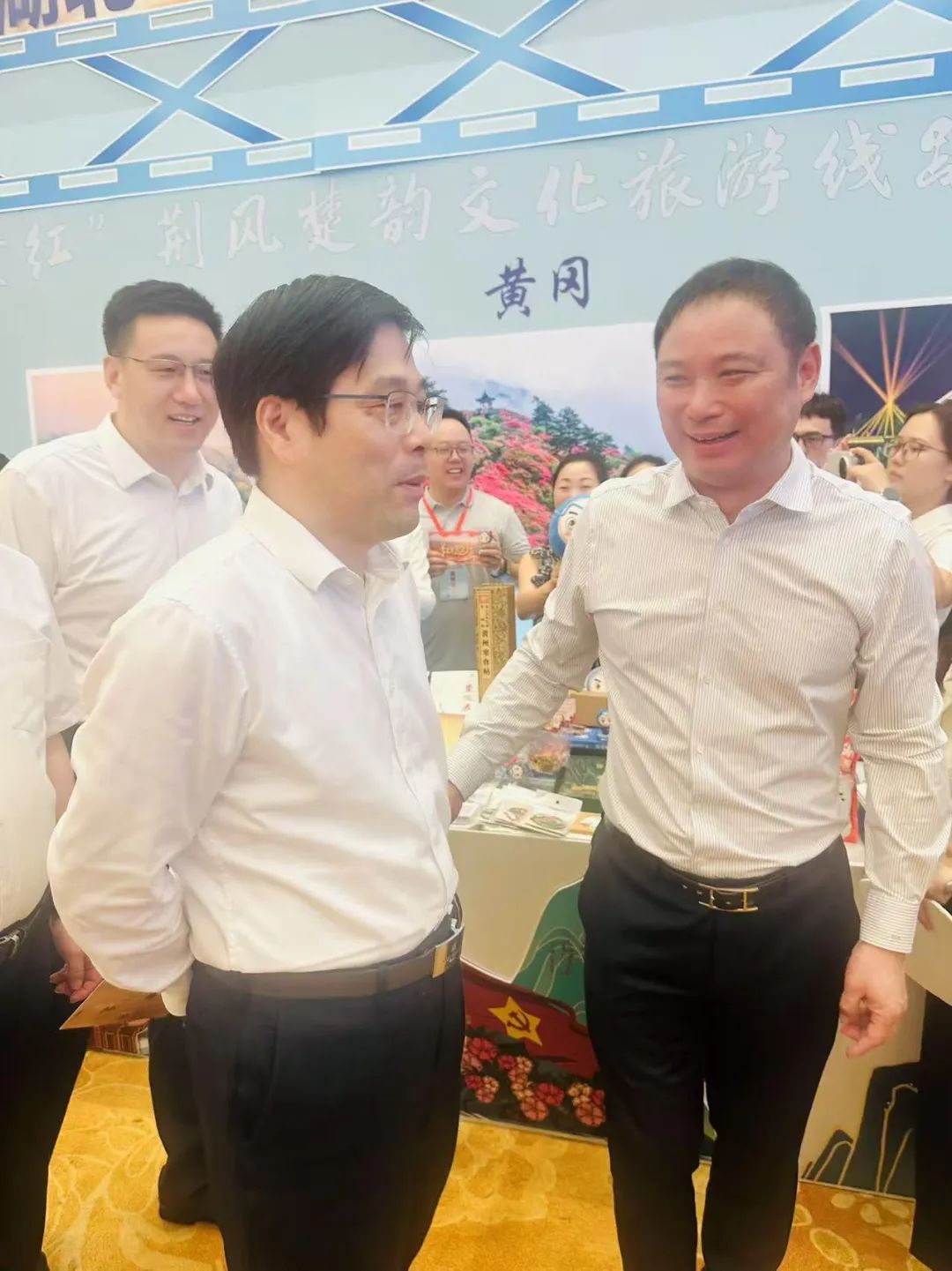 【名譽會長】偉鵬控股集團(tuán)董事長喻鵬受邀參加2025“知音湖北”長三角文旅推介會